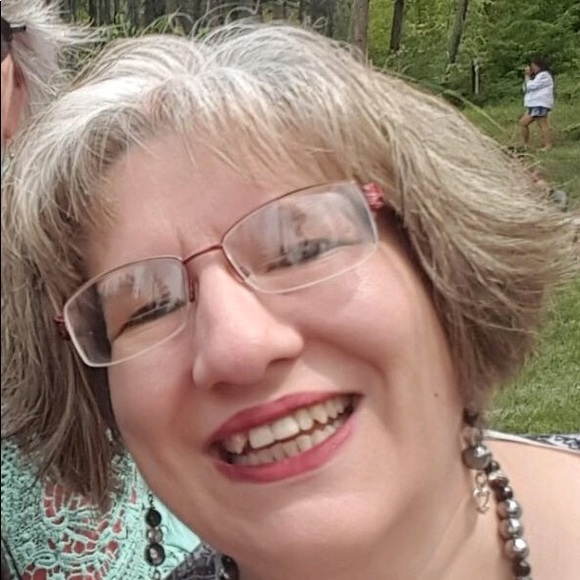 Meet your Posher, Rhea - Picture 1 of 1